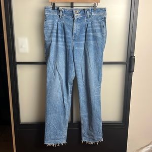 Hollister Curvy Ultra High Rise Mom Jean Size 13 Long